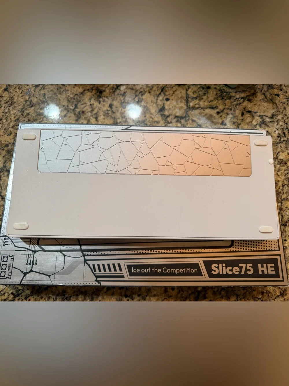 Chilkey white Slice75HE with Flux Switches